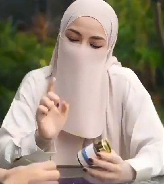 Neelofa